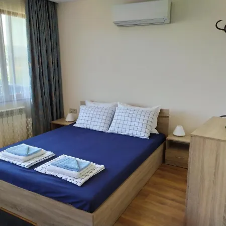 招待所 Stefi House